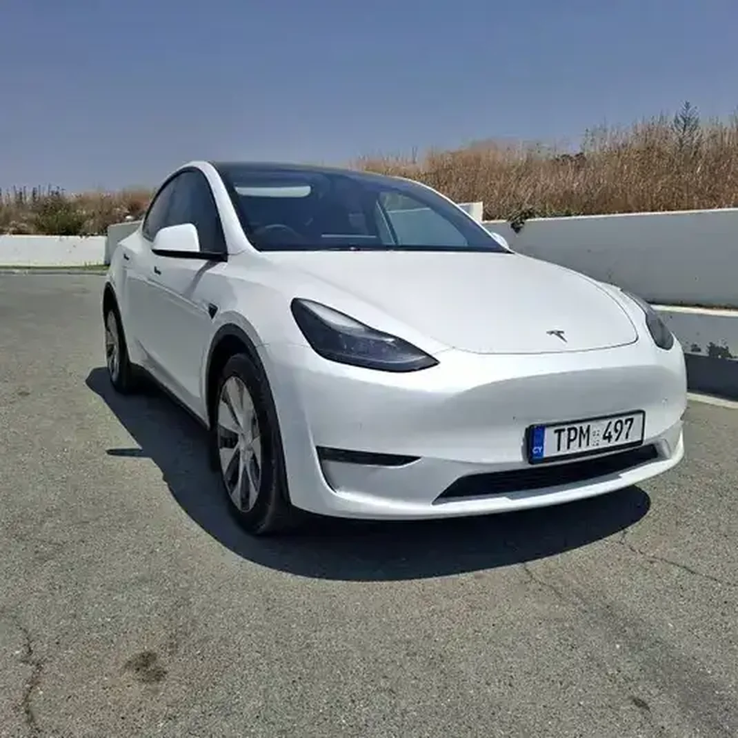 Tesla Model 5,0L 2022