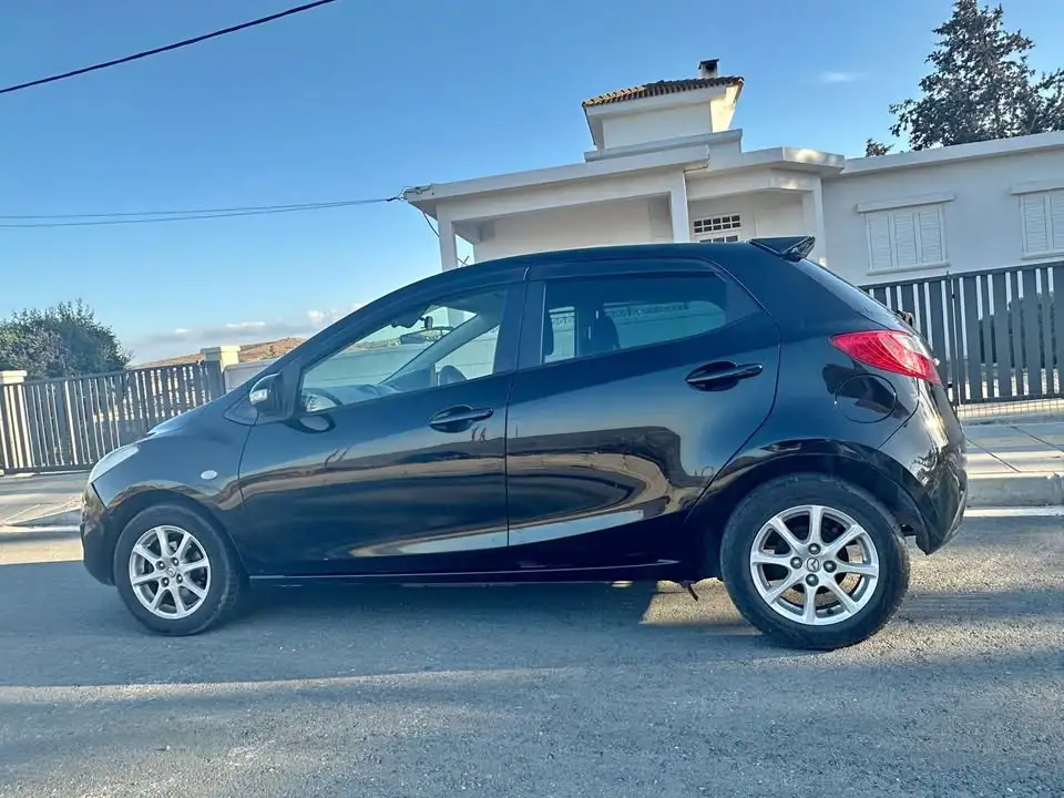 Mazda Demio 2011