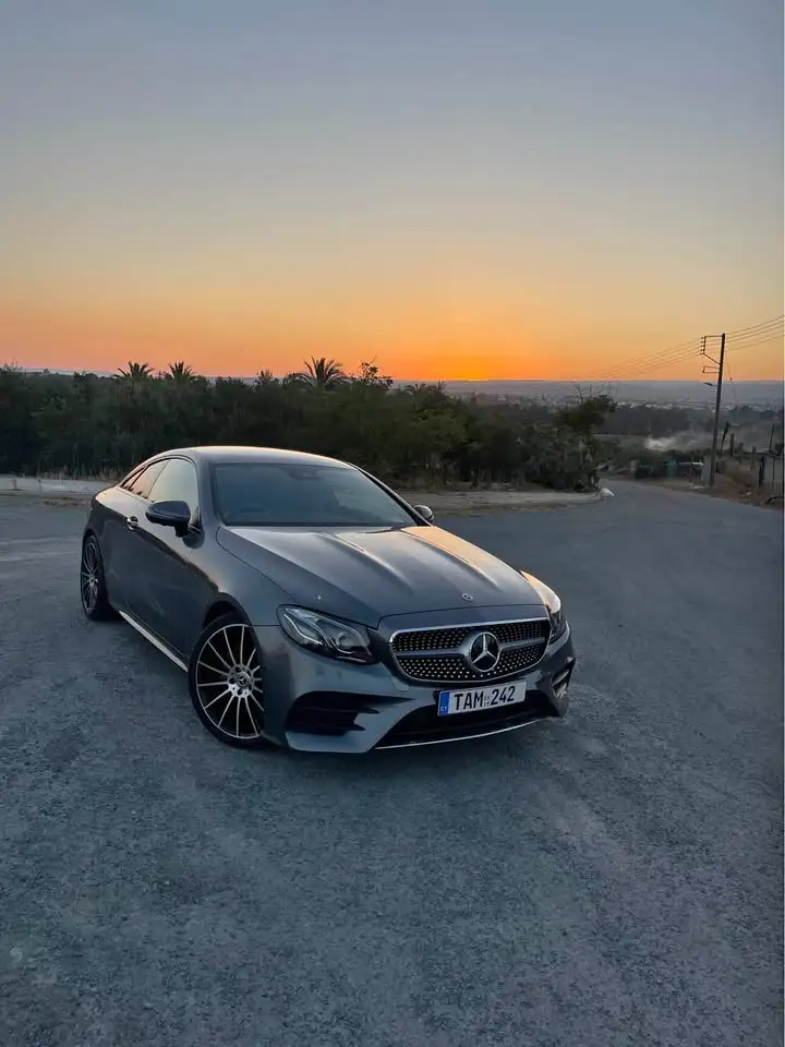 Mercedes Benz