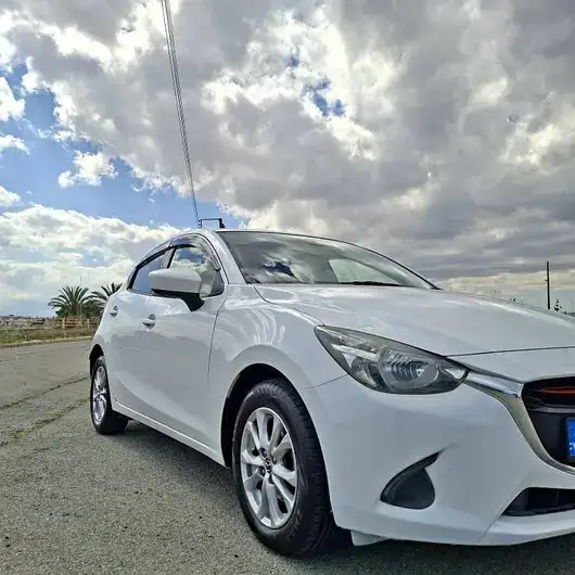 Mazda 2 2019