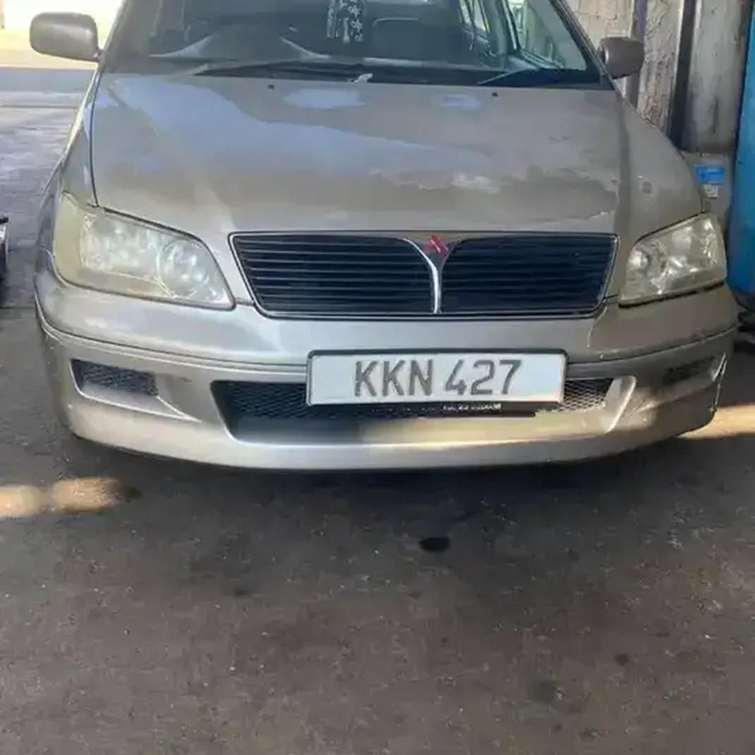 2004 Mitsubishi Lanser 2004 Cyprus