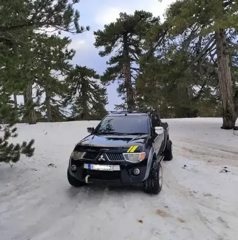 2006 Mitsubishi Warrior 2006 Cyprus