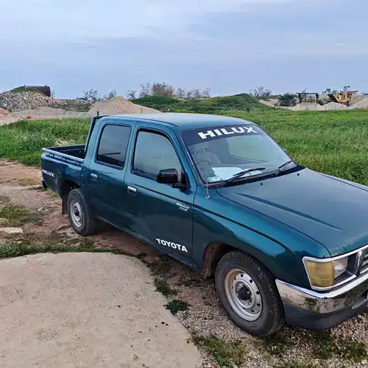 2006 Toyota Hilux 2,4L 2006 Cyprus