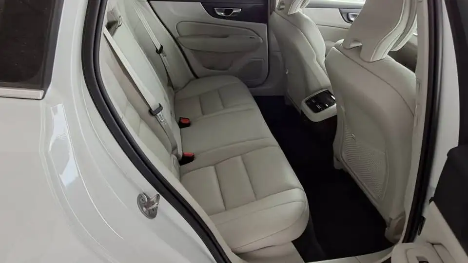 Volvo V60 2024