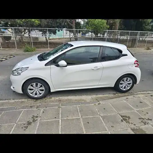 Peugeot 208 1,2L