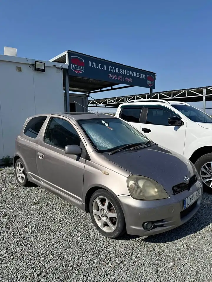 Toyota Vitz 1,5L 2001
