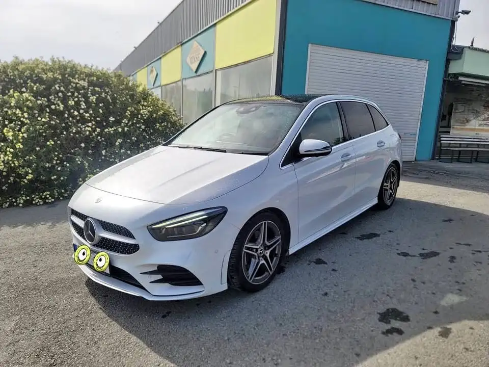 Mercedes B