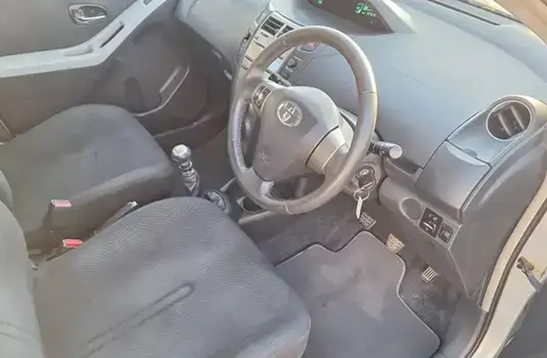 Toyota Yiaris 2011