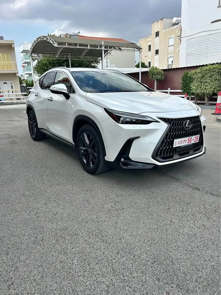 Lexus Nx350H 2,5L 2023