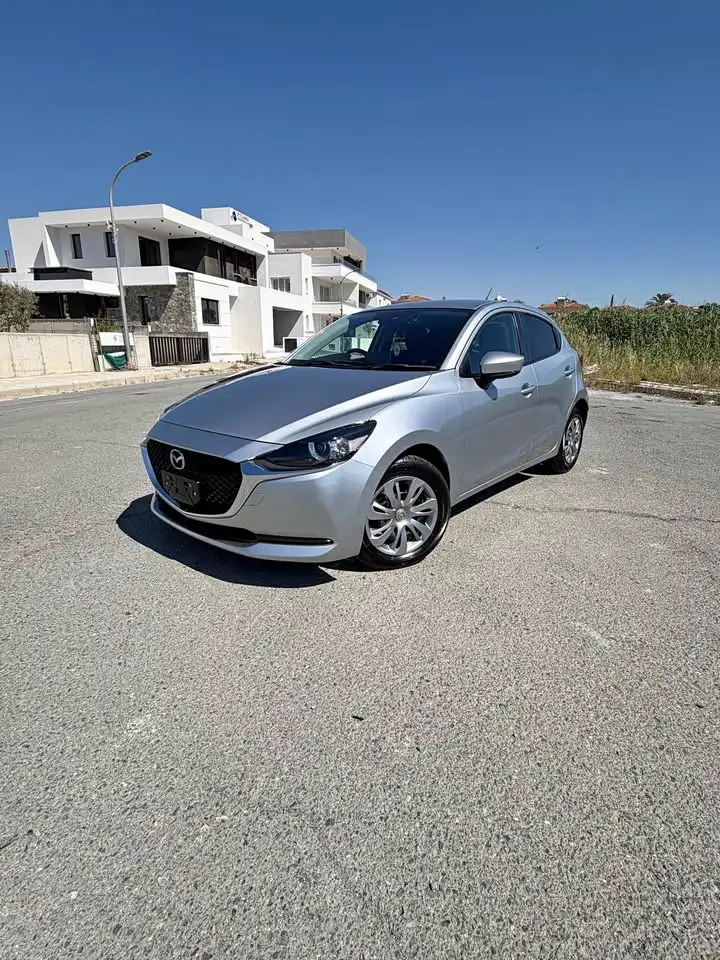 Mazda 2 2022