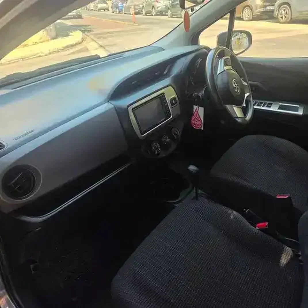 Toyota Vitz 2015