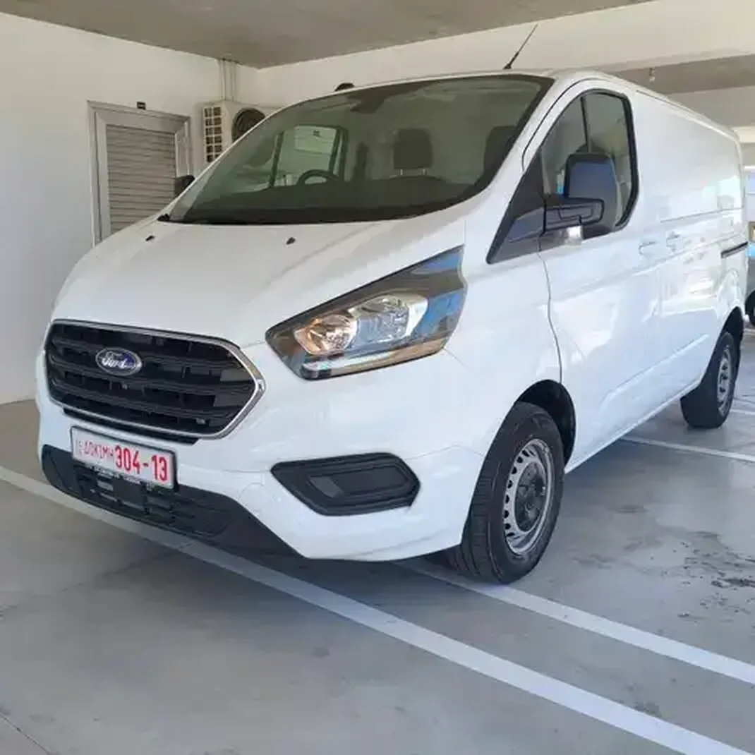 Ford Custom 2020