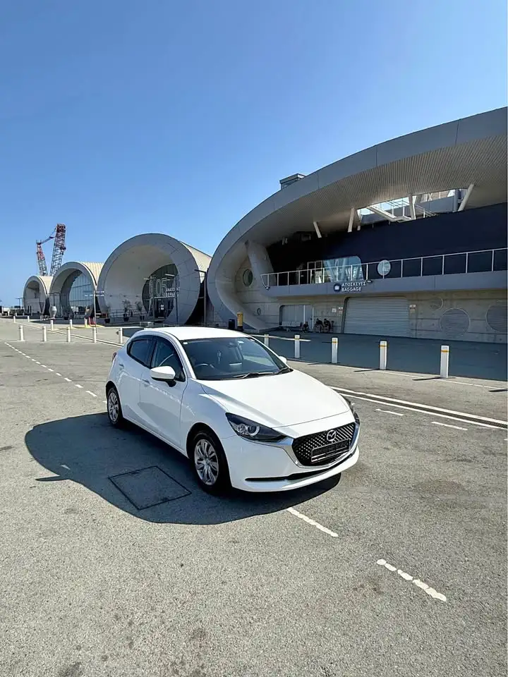 Mazda 2 2022