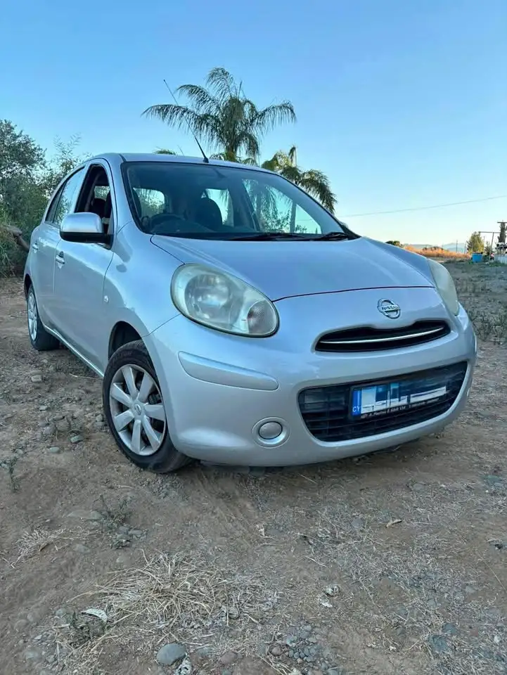 Nissan March 1,2L 2011