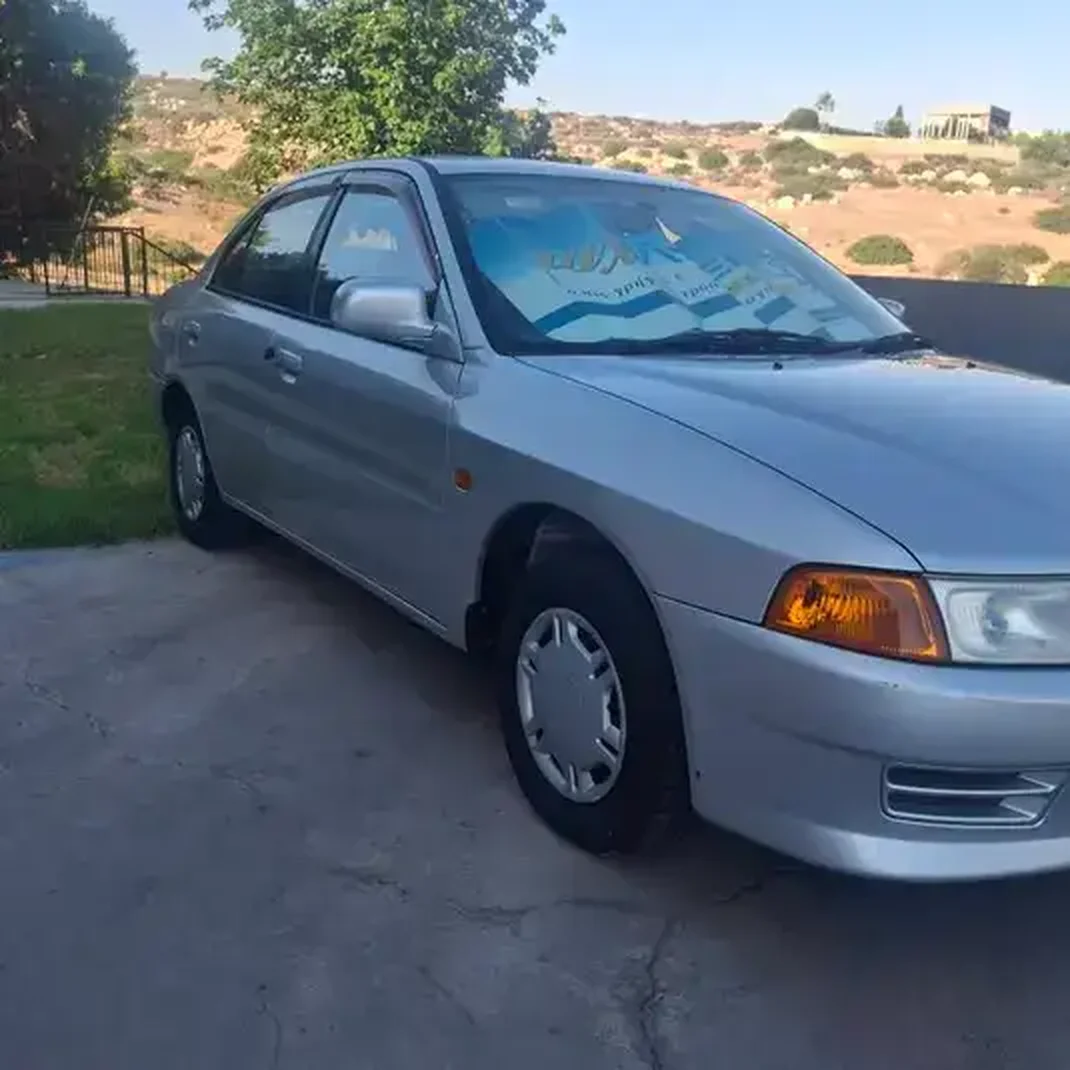 Mitsubishi Lancer 1,5L 2000