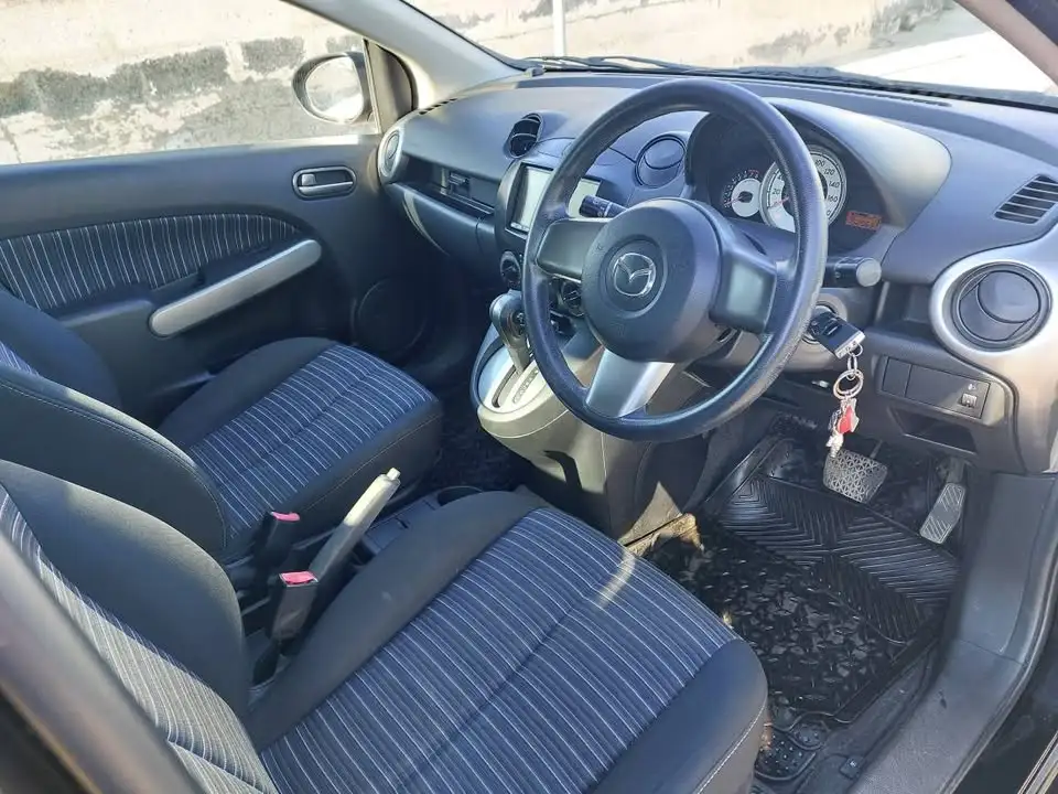 Mazda Demio 2011