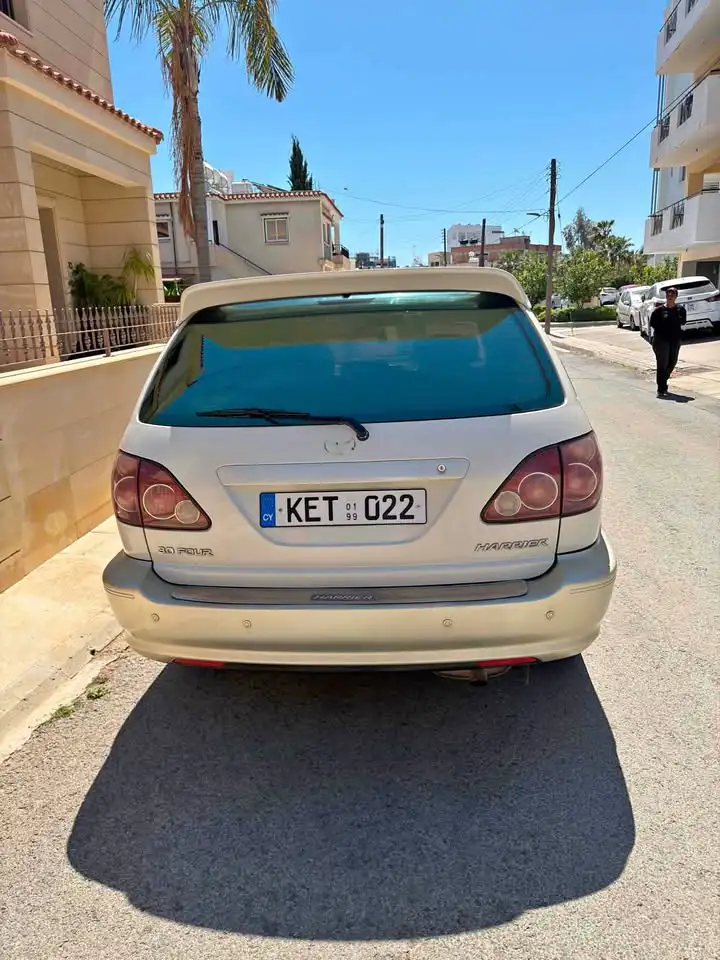 Toyota Harrier 1999