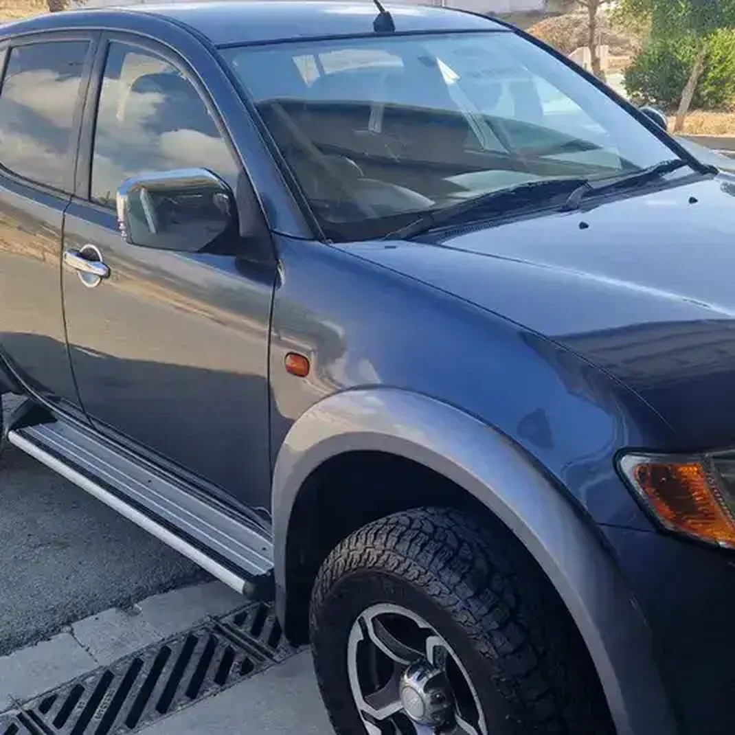 Mitsubishi Warrior 2006