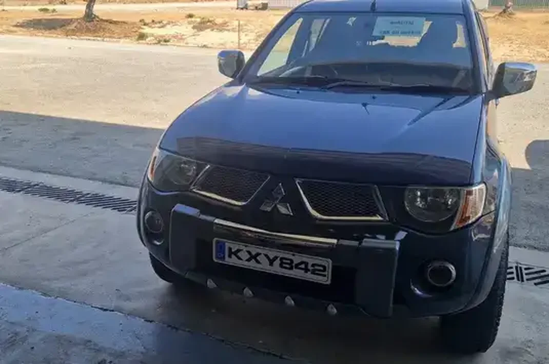 2006 Mitsubishi Warrior 2006 Cyprus