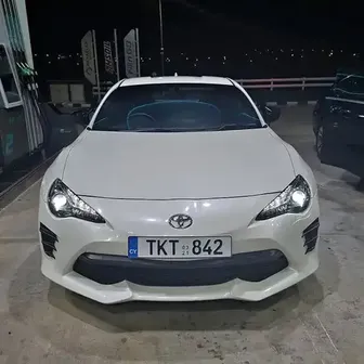 Tesla Model 2021