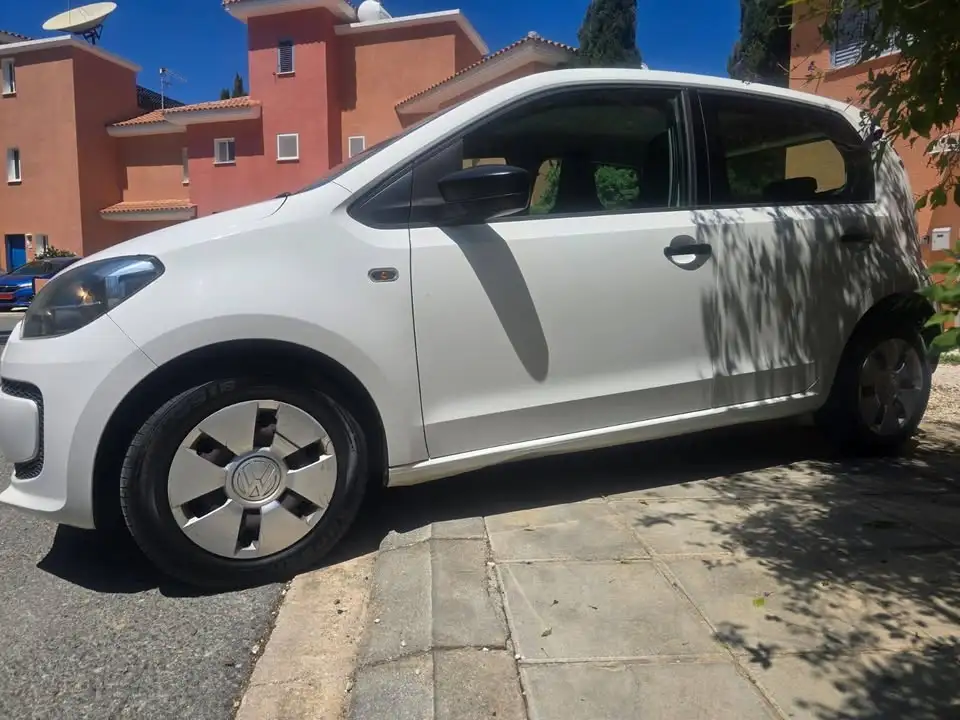 2015 Volkswagen UP 1,0L 2015 Cyprus