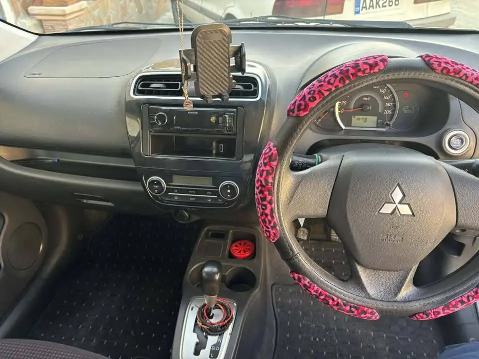 Mitsubishi Mirage 1,0L 2013