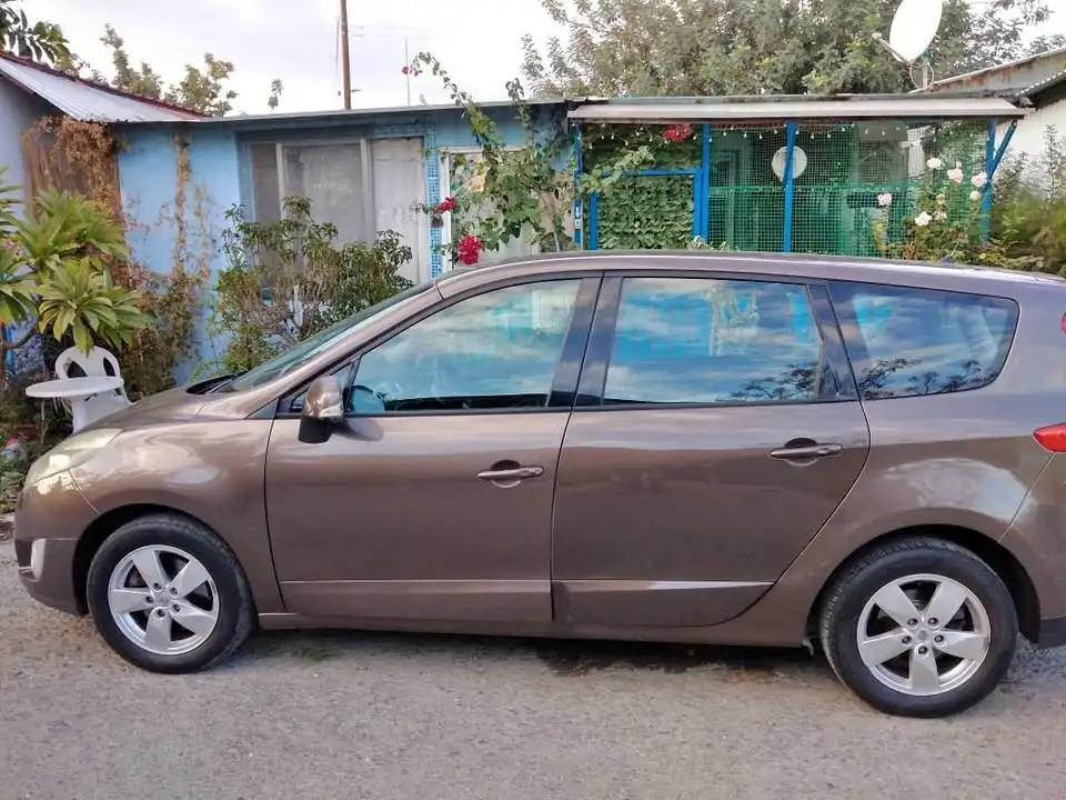 Renault Scenic 2011