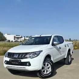 Mitsubishi L200 2015