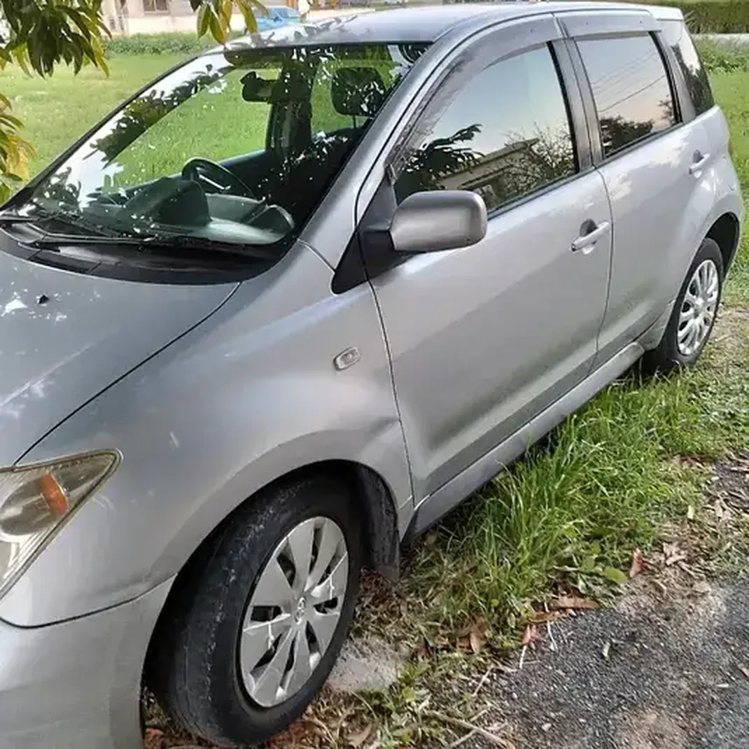 Toyota IST 2002