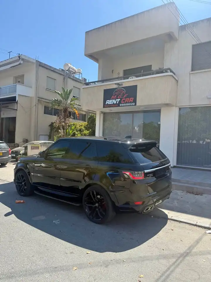 Land-Rover Range-Rover