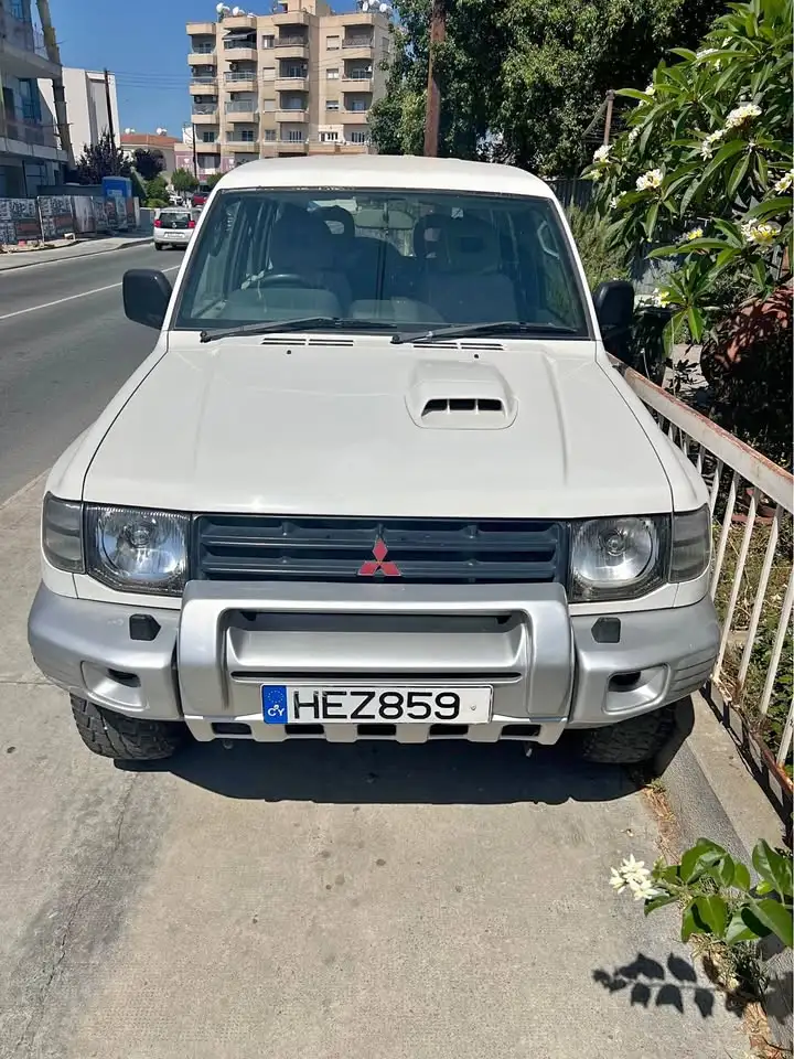 Mitsubishi Pajero 1999