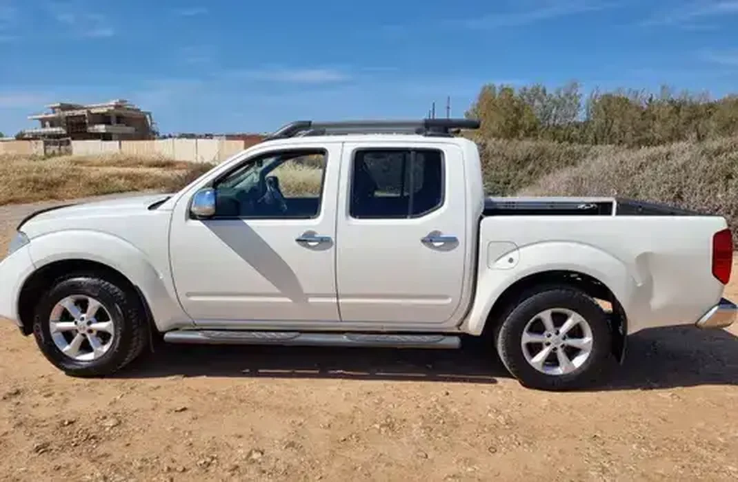 2013 Nissan Navara 2,5L 2013 Cyprus