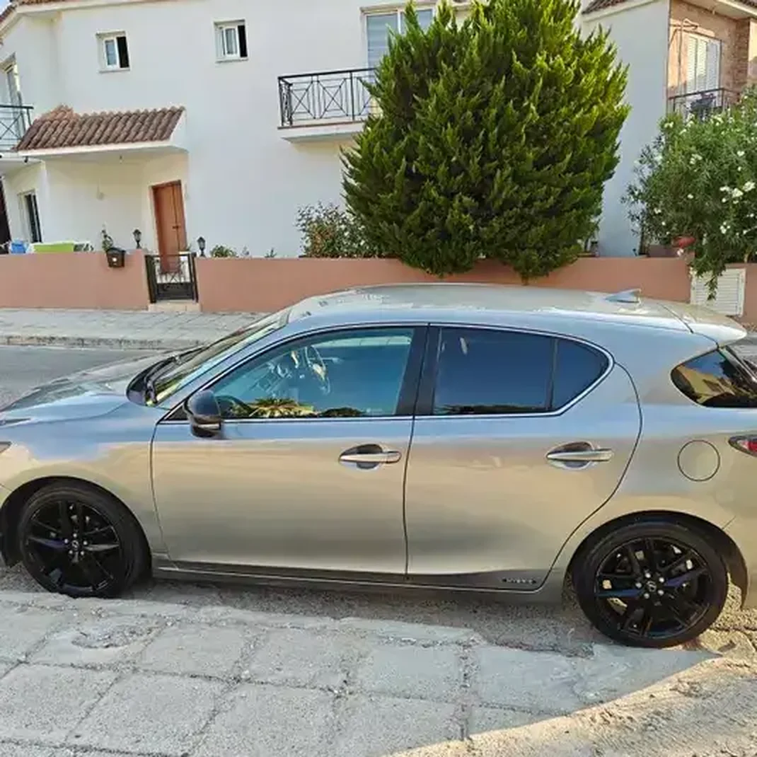 2017 Lexus Ct200H 3,9L 2017 Cyprus