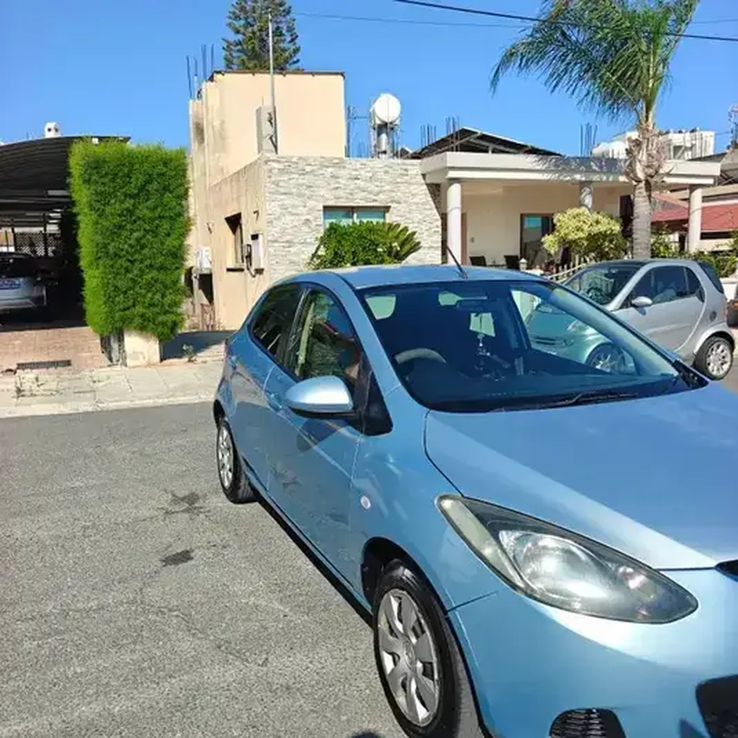 Mazda Demio 2011