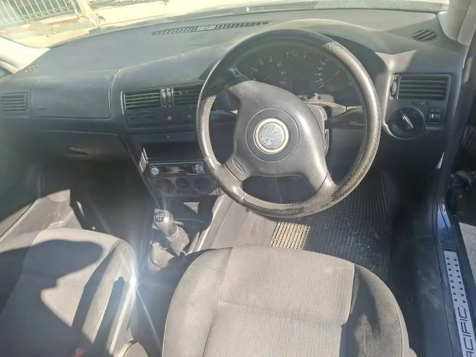 2004 Volkswagen Jetta 1,6L 2004 Cyprus