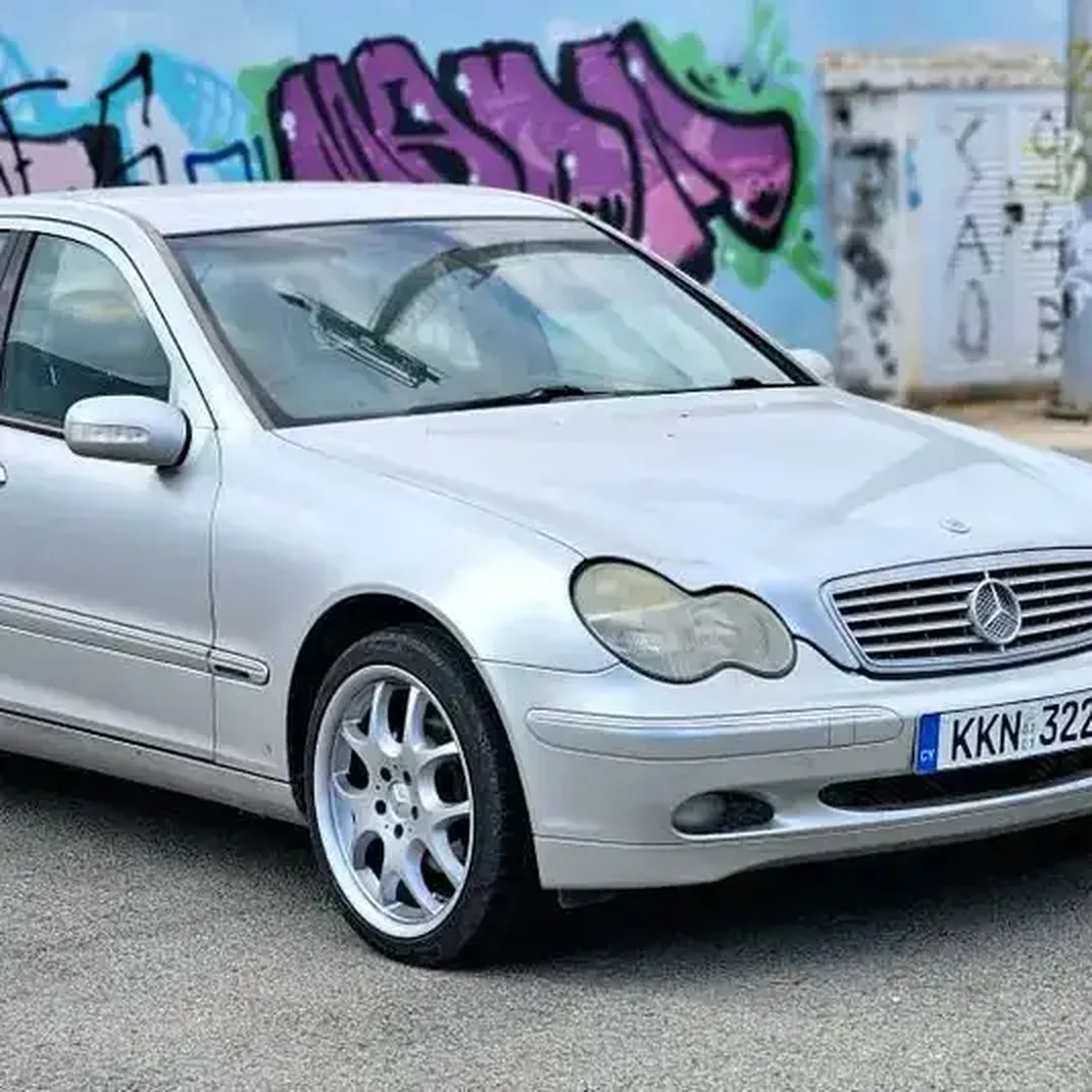 Mercedes C-200 2022