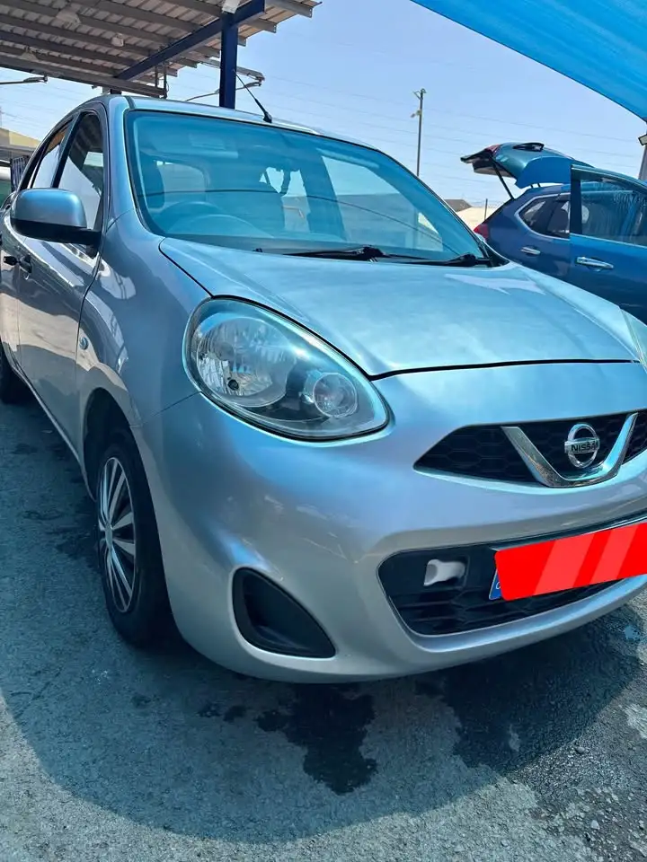 Nissan March 1,2L 2015